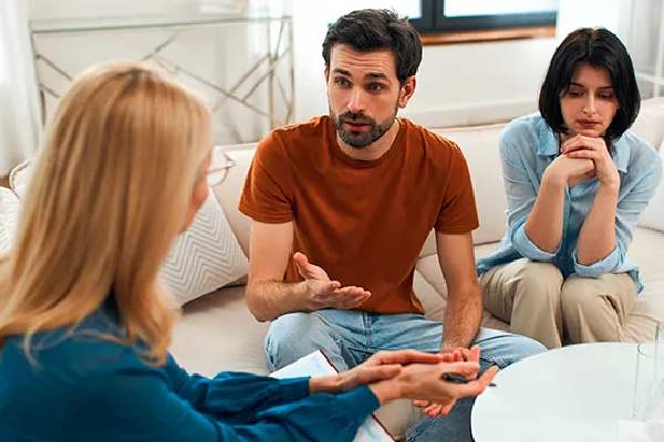 Trusted Relationship Counsellor in Indore for Couples