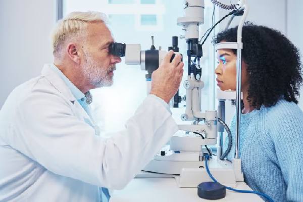 Need an OCT Test for Eye Health? Book with Robin Hall Opticians Today